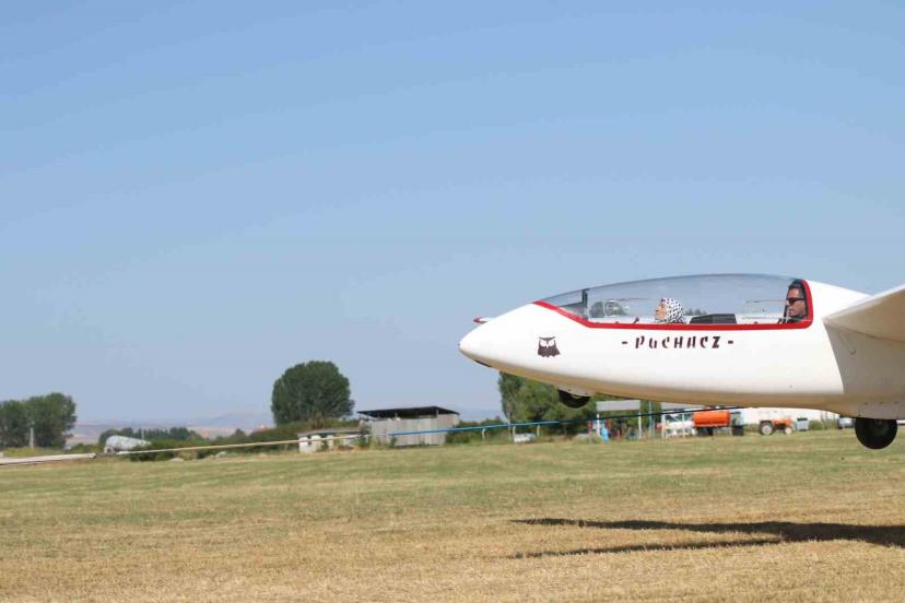 83'ünde Gökyüzüyle Buluştu: Eski Tır Şoförü Mürüvvet Teyze'nin "Uçma" Hayali Gerçek Oldu!