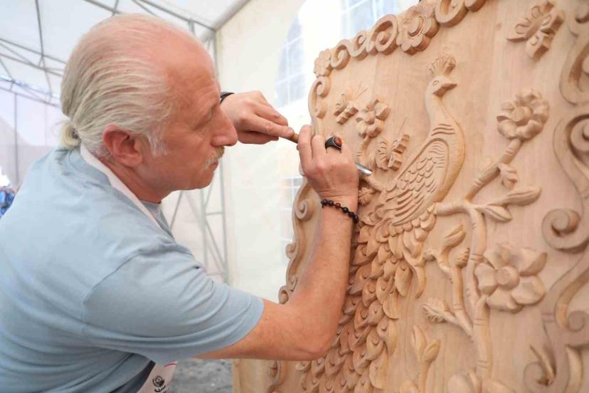 Odunpazarı'nda Ahşabın Sesi Yükseliyor: 8. Uluslararası Ahşap Heykel Festivali Başlıyor!