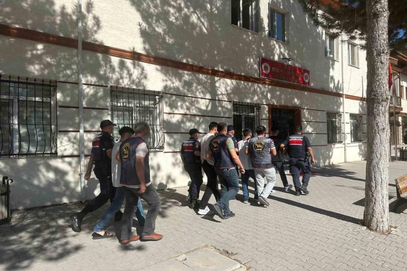 Telefon Dolandırıcılarına Jandarmadan Operasyon: 144 Bin Liralık Vurgun Yapan Çete Çökertildi!