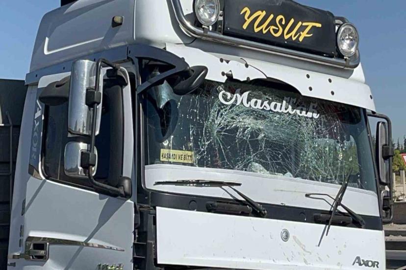 “Yaşandı ve Bitti” Dedirten Kaza: Tır Hurdaya Döndü!