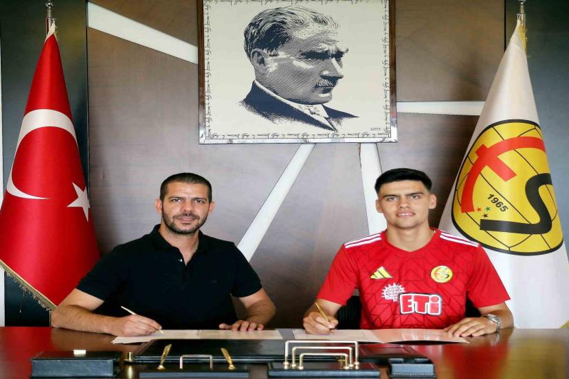 Hem Altyapı Çocuğu Hem Geleceğin Kalecisi! Sadullah Eskişehirspor’la Yeniden Anlaştı!
