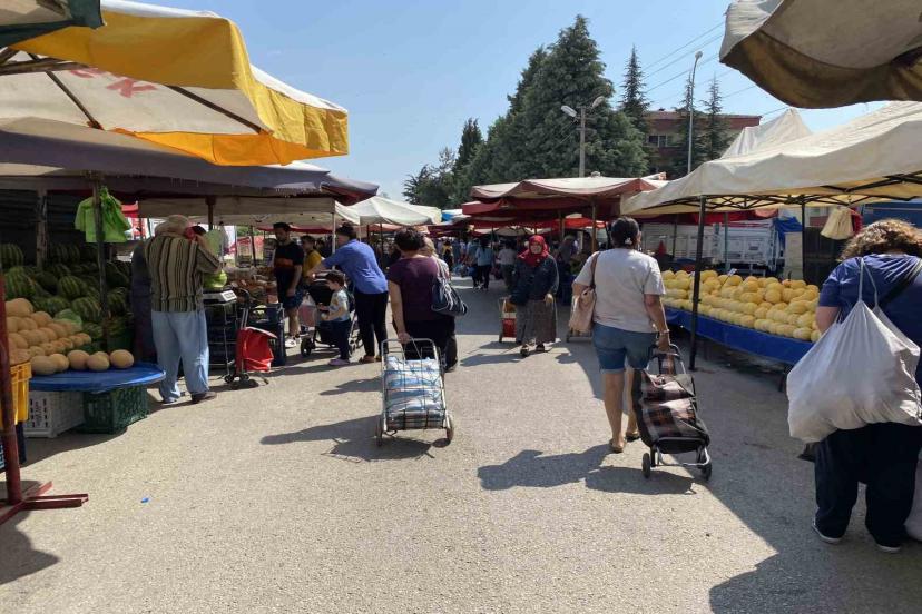 Eskişehir'de Pazar Yeri Kavgası: Esnaf, Kaldırılırsa "Ekonomi Bitecek" Diyor