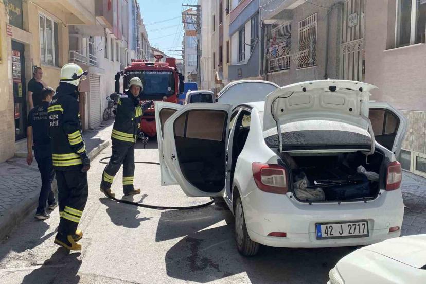 Eskişehir’de Park Halindeki Otomobilde Yangın Paniği