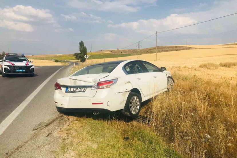 Eskişehir-İnönü'de Korkutan Kaza: Otomobil, Çekici ve Tır Çarpıştı