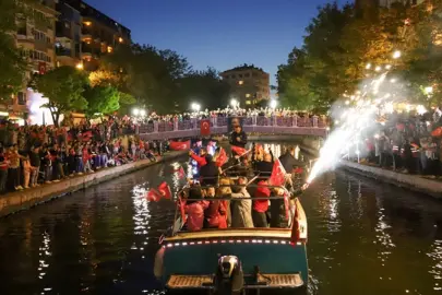 Eskişehir 30 Ağustos’ta Tek Yürek Olacak: Fenerler Yakılacak, Şarkılar Söylenecek!