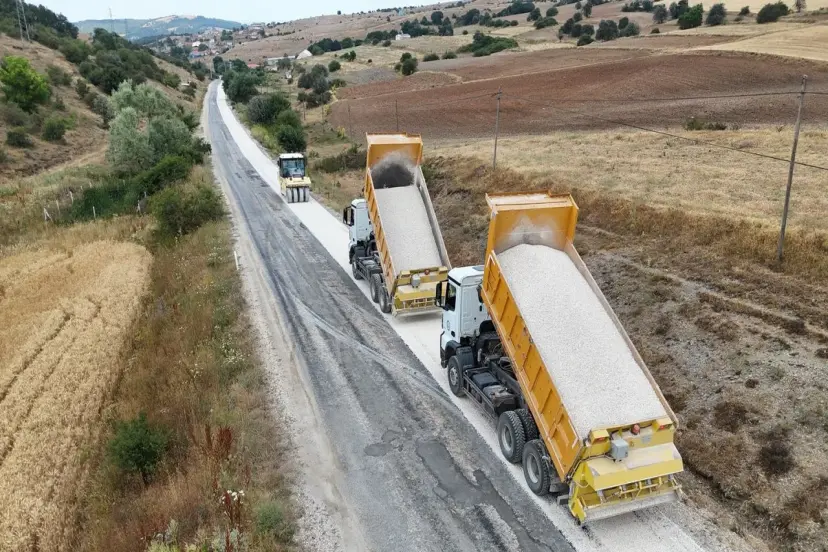 Eskişehir Kırsalında Ulaşım Seferberliği: Yollar Yenileniyor, Güvenlik Artıyor!
