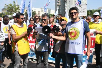 Eskişehir’de Memurlar İş Bıraktı, Yürüyüş ve Basın Açıklaması Yaptı