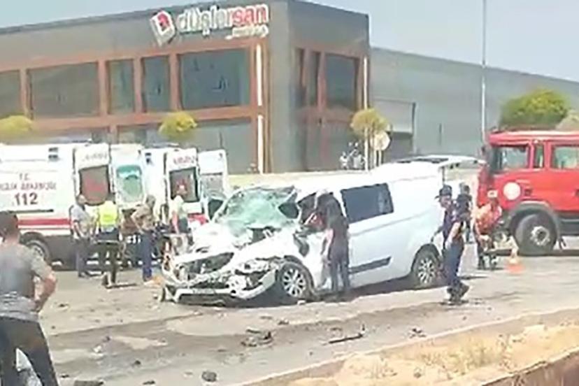 Eskişehir’de Tır ile Panelvan Çarpıştı, Yaralılar Hastaneye Kaldırıldı