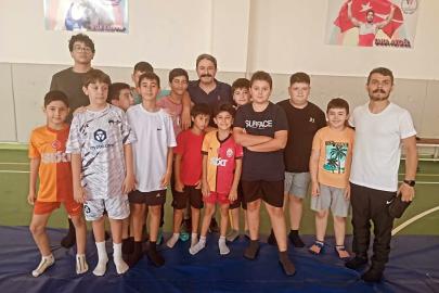 Genç güreşçiler ile samimi buluşma