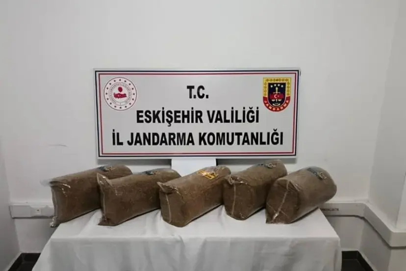 Jandarmadan Kaçak Tütün Operasyonu: 25 Kilogram Tütün Ele Geçirildi
