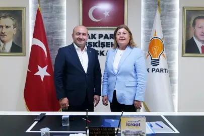 Konakçı’nın Ziyareti Sonrası Albayrak’ın Siyasi Duruşu Sorgulanmaya Devam Ediliyor!