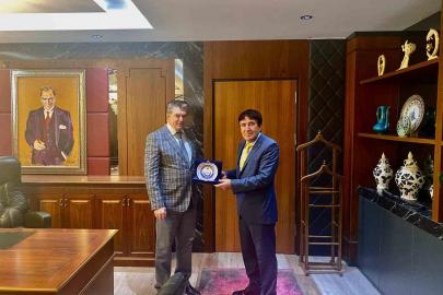 Odunpazarı Kaymakamı Ömer Ulu’ya plâket takdimi