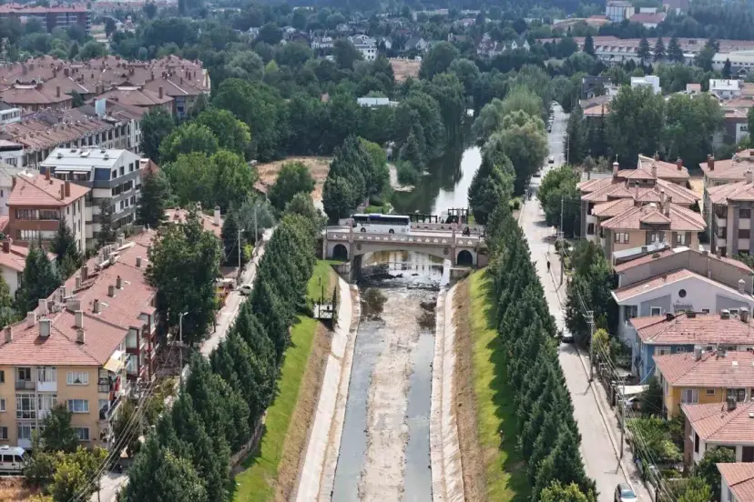 Eskişehir’in İncisi Tehlikede: Porsuk Çayı’nda Su Krizi mi Yaşanıyor?