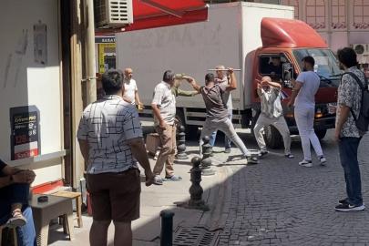 Sopalar,yumruklar! Eskişehir'de yol kapatma kavgası!