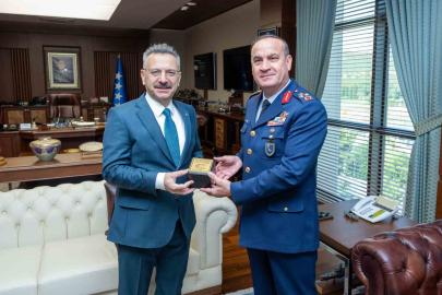 Vali Aksoy, Hava Korgeneral Rafet Dalkıran’a iade-i ziyarette bulundu
