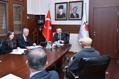 Vali Aksoy, Halk Günlerinde yüzlerce vatandaşı dinleyerek çözüme kavuşturdu!