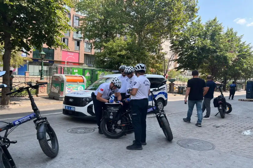 Eskişehir Adalar’da Zabıtayla Tartıştı, Polis Müdahale Etti