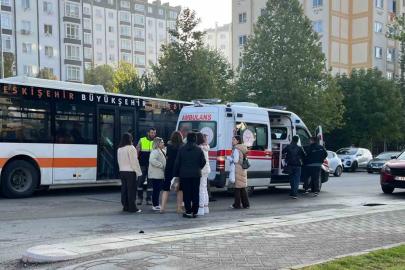 ESKİŞEHİR’DE YAYAYA ÇARPAN KADIN SÜRÜCÜ GÖZYAŞLARINA BOĞULDU!