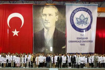 ESOGÜ Tıp Fakültesi’nin yeni öğrencileri beyaz önlüklerini giydi