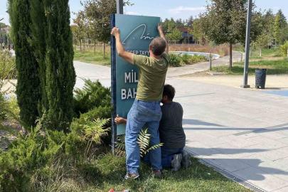 ESKİŞEHİR’DE MİLLET BAHÇESİ’NDEKİ TABELALAR VALİ AKSOY’UN TALİMATIYLA YENİLENDİ!