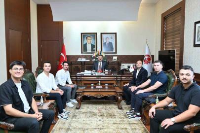 Vali Aksoy, ödüllü Mavera Teknoloji Takımı’nı makamında ağırladı