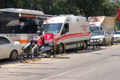 AMBULANSLAR ATATÜRK CADDESİ’NDE ZOR ANLAR YAŞIYOR!