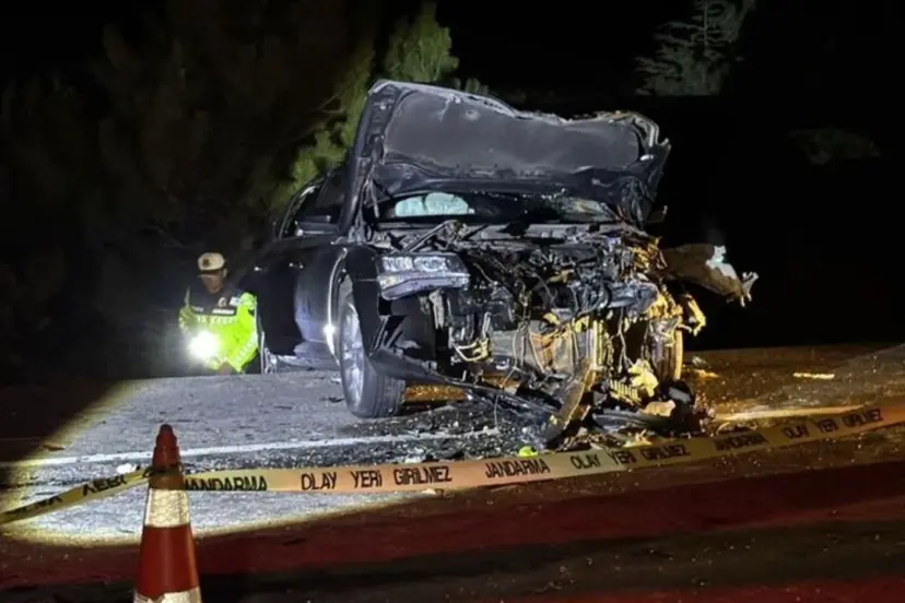 AK PARTİ KONVOYUNDA KAHREDEN KAZA! 1 ÖLÜ, 4 YARALI!