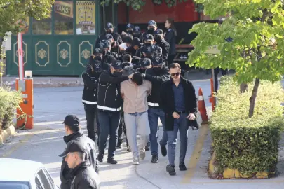 ESKİŞEHİR’DE ZEHİR TACİRLERİNE ŞAFAK BASKINI! 8 KİŞİ TUTUKLANDI!