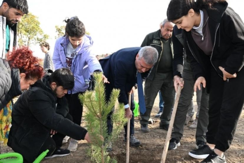 Anadolu Üniversitesi’nden Doğaya ve Sevgiye Dokunan Etkinlik