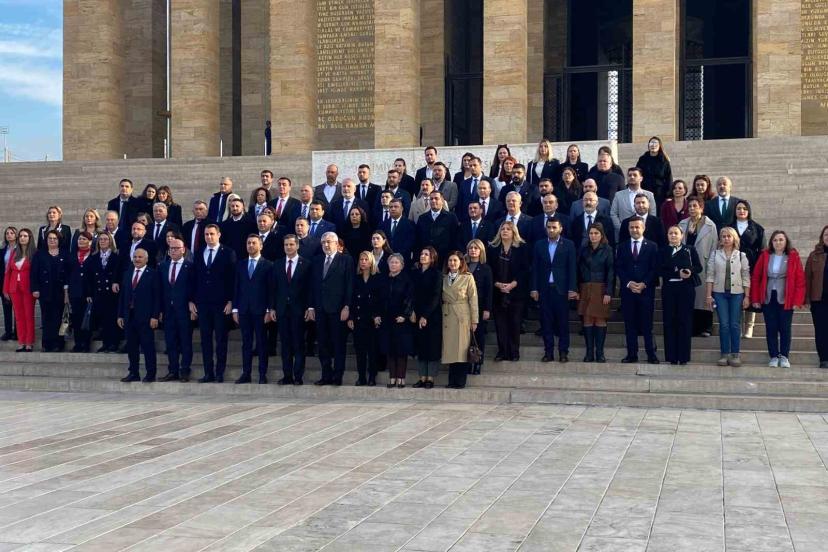 CHP’den 39. Olağan Kurultay öncesi Anıtkabir’e ziyaret