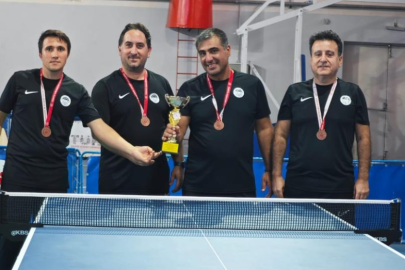 ESKİ Masa Tenisi Takımından Türkiye Dördüncülüğü Başarısı!