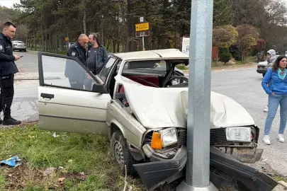 Eskişehir’de Feci Kaza: Otomobil Hurdaya Döndü, 2 Ağır Yaralı!