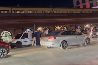 KAZA ÜSTÜNE KAZA! SÜRÜCÜLERİN TARTIŞMASI KRİZ YARATTI!