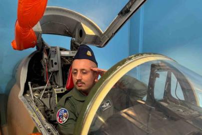 Otizmli birey Server Tolga Doğan’ın uçak kokpitine oturma hayali gerçek oldu