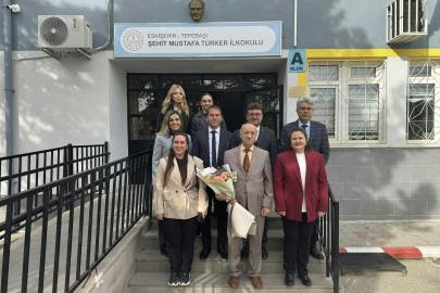 Şehrin en kıdemli öğretmenini ziyaret ettiler