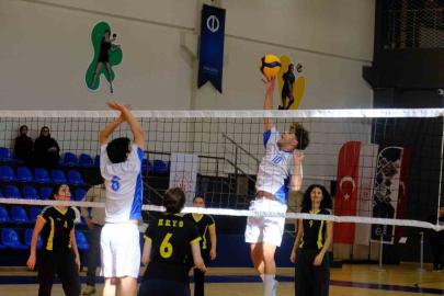 Anadolu Üniversitesi’nde ’engelsiz’ voleybol maçı yapıldı