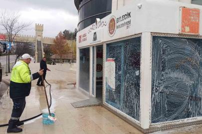 Bilecik’te kent genelinde durak temizliği seferberliği