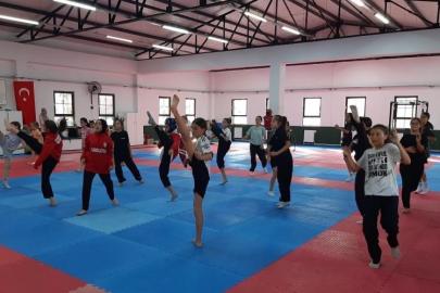 Bilecik’te taekwondo antrenmanları aralıksız sürüyor