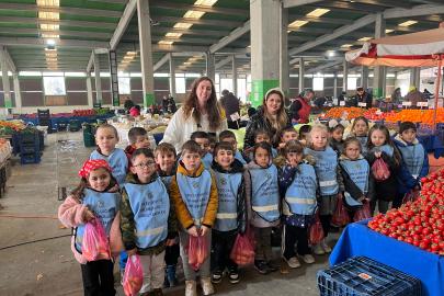 Es Çocuk Evi'nin Yerli Malı Haftası'nda pazarda