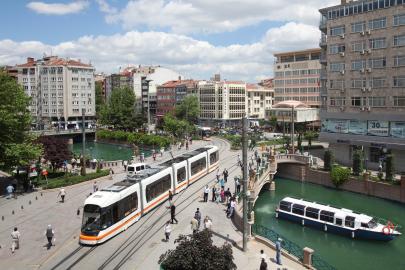 Estram 21 yılda 745 milyon yolcu taşıdı