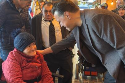 Nebi Hatipoğlu, Engelli Kardeşleriyle El Ele Oldu!