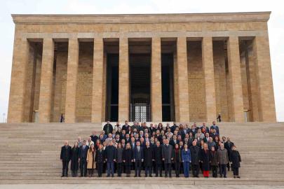 Özel: "Kurultayımızda yenilenen parti programımız, güncellenen tüzüğümüz ve yeni kadrolarımızla birlik ve beraberlik içinde geleceğe yürüyoruz"