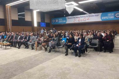 Sağlık-Sen Genel Başkanı Doğan: "Ebelik anneden kızına geçen bir emanet olarak başlamıştır"