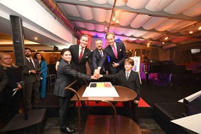 Vali Aksoy: "Yeni konsolosluğun açılmasıyla Eskişehir, 12 fahri konsolosluğa sahip oldu"