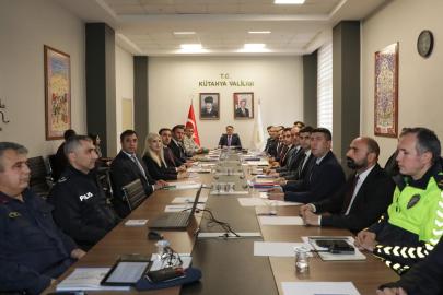 Vali Işın: "Güvenlik hizmetleri, yalnızca bir görev değil, milletimize karşı sorumluluğumuzdur"