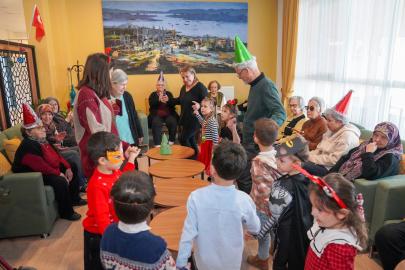 Deneyimli Vatandaşlar Yeni Yılı Miniklerle Kutladı