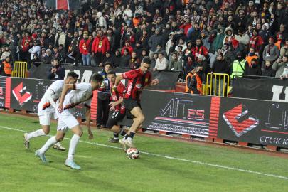 Şimşekler Altay’a karşı evinde üstün