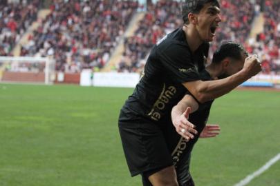 Akın Akman asist krallığında zirveye oynuyor