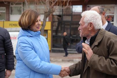 Ayşe Ünlüce ilçelerde vatandaşlarla buluştu
