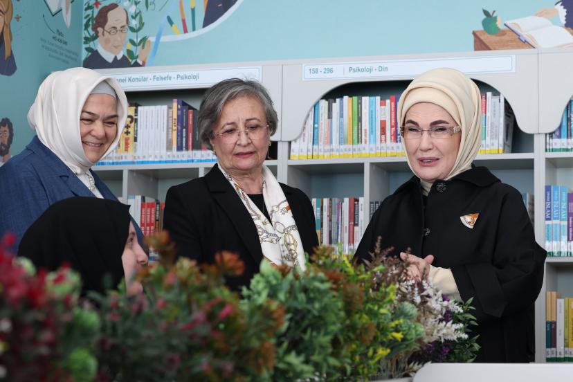 "Kütüphaneler Okulların Kalbidir": Emine Erdoğan ve Ayşen Gürcan Üsküdar’da Buluştu